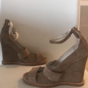 Stunning sandals Never Been Worn